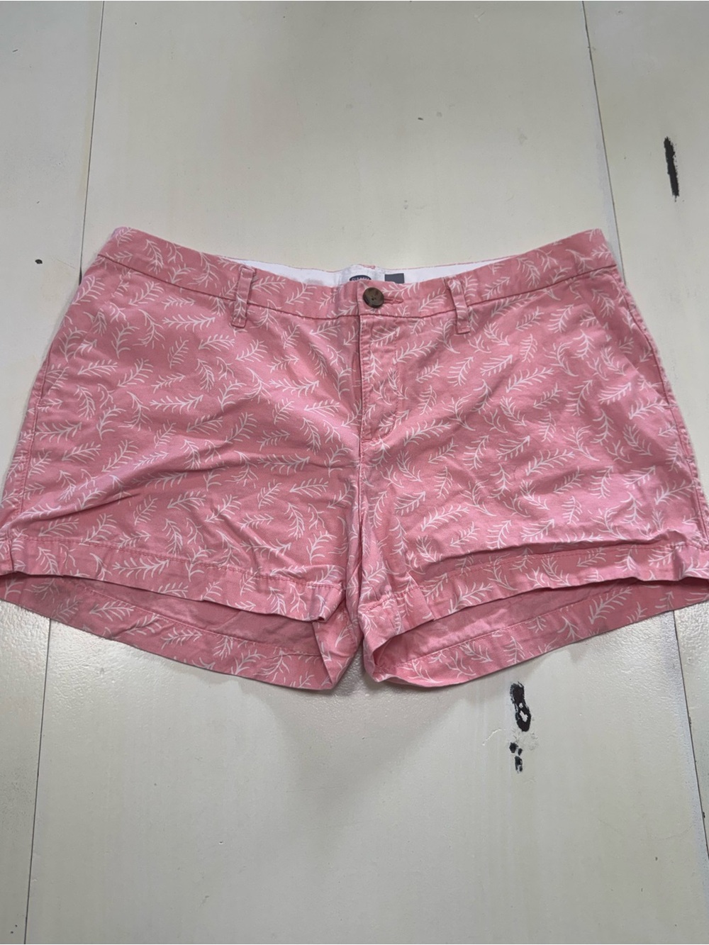 Old Navy Pink Leaf Print Everyday Chino Shorts (Size 8)